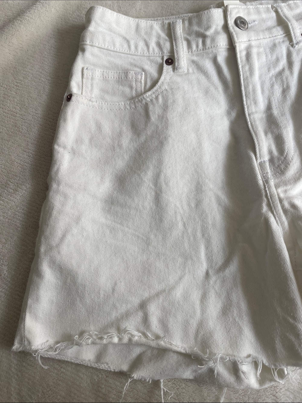 H&M White Denim Shorts - Picture 2 of 6